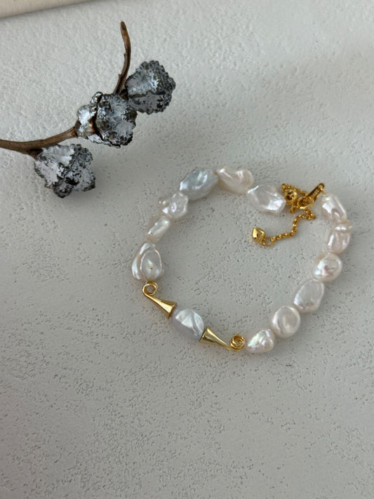 Baroque Pearl & Gold Accent Bracelet